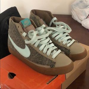 Nike Women’s Blazer Mid 73 Premium